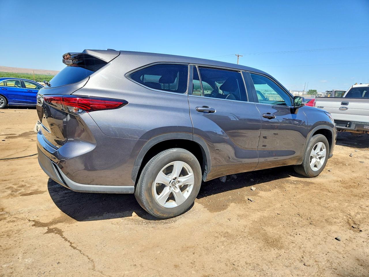 TOYOTA HIGHLANDER 2023 — 4