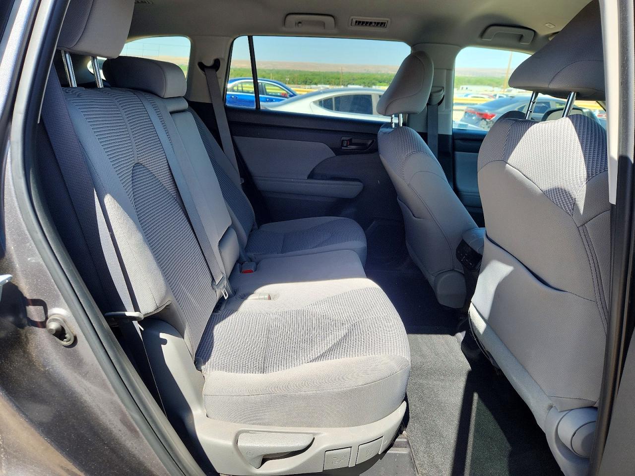 TOYOTA HIGHLANDER 2023 — 11