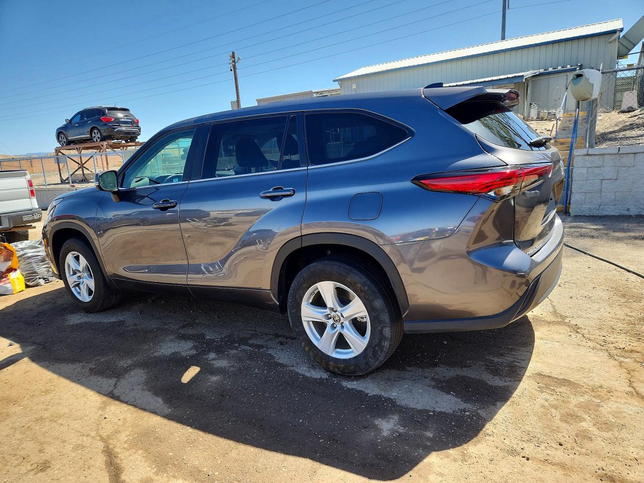 TOYOTA HIGHLANDER 2023 — 3