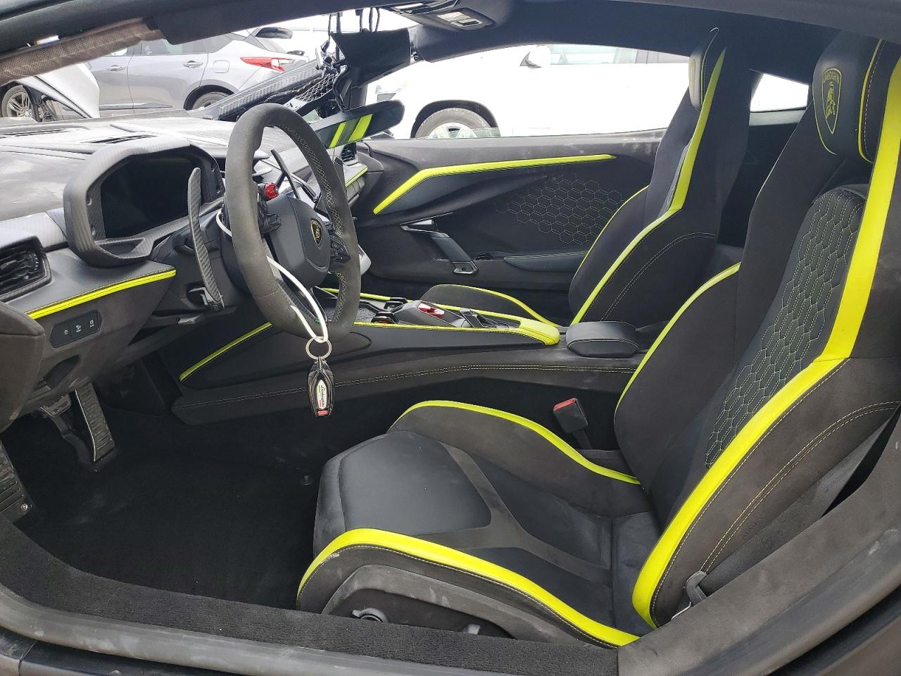 LAMBORGHINI REVUELTO 2024 — 8