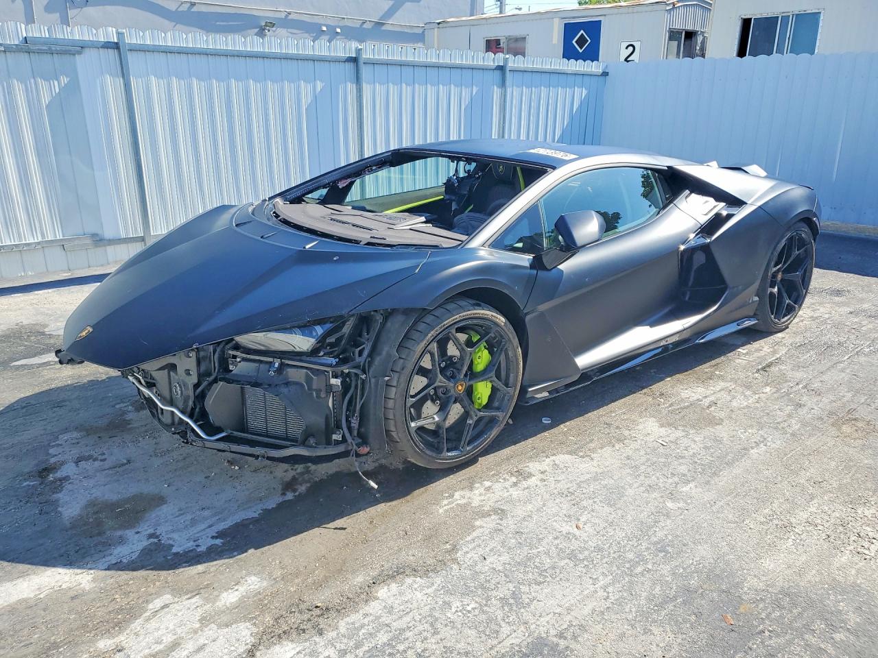 LAMBORGHINI REVUELTO 2024 — 2