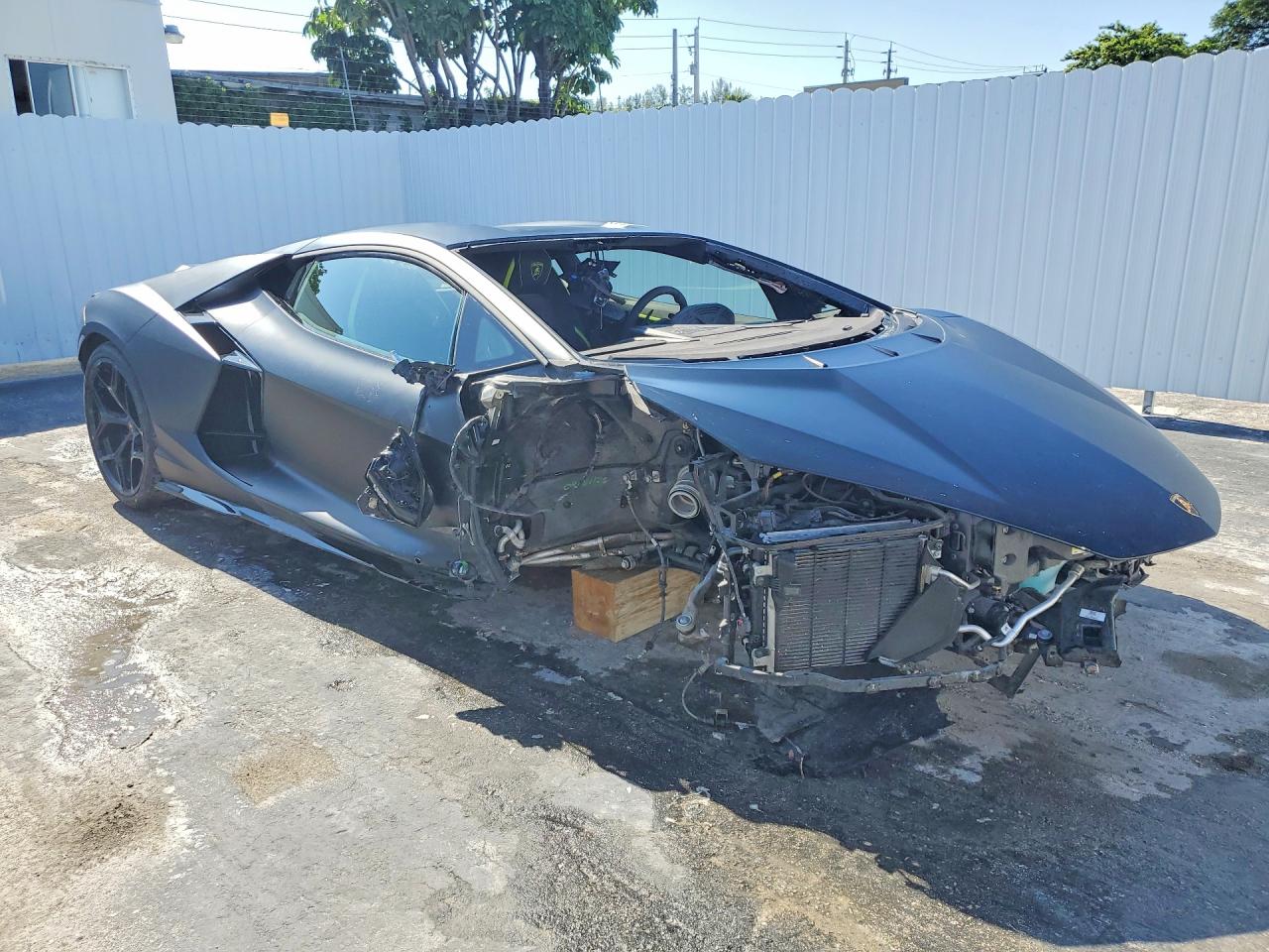 LAMBORGHINI REVUELTO 2024 — 5