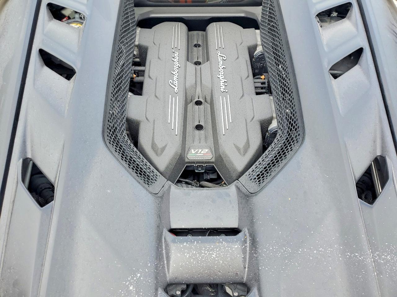 LAMBORGHINI REVUELTO 2024 — 12