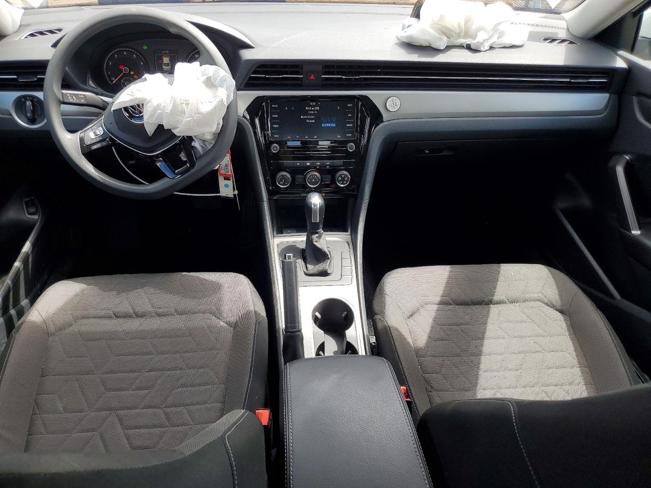 VOLKSWAGEN PASSAT 2020 — 9