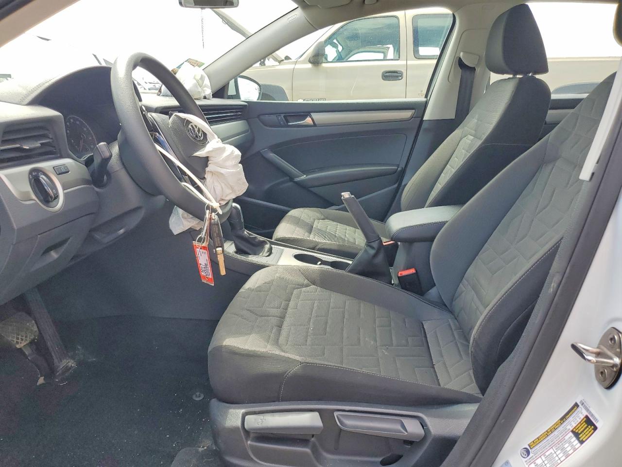 VOLKSWAGEN PASSAT 2020 — 8