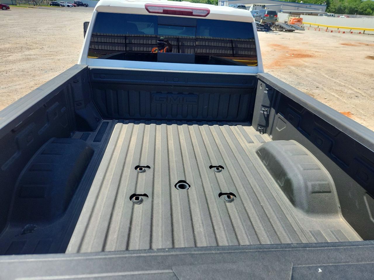GMC SIERRA 2022 — 11