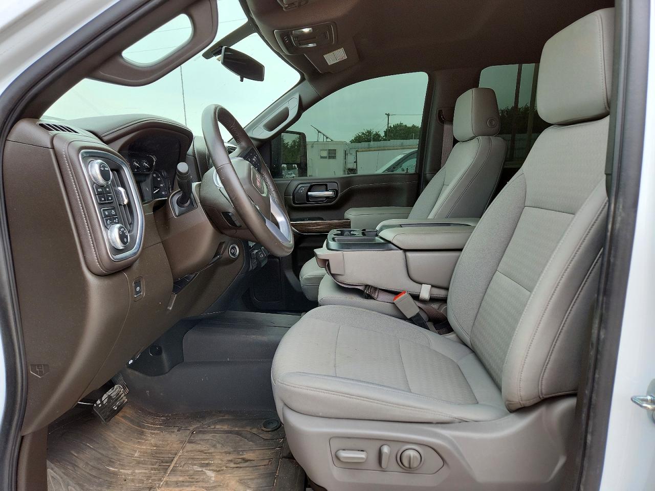 GMC SIERRA 2022 — 8