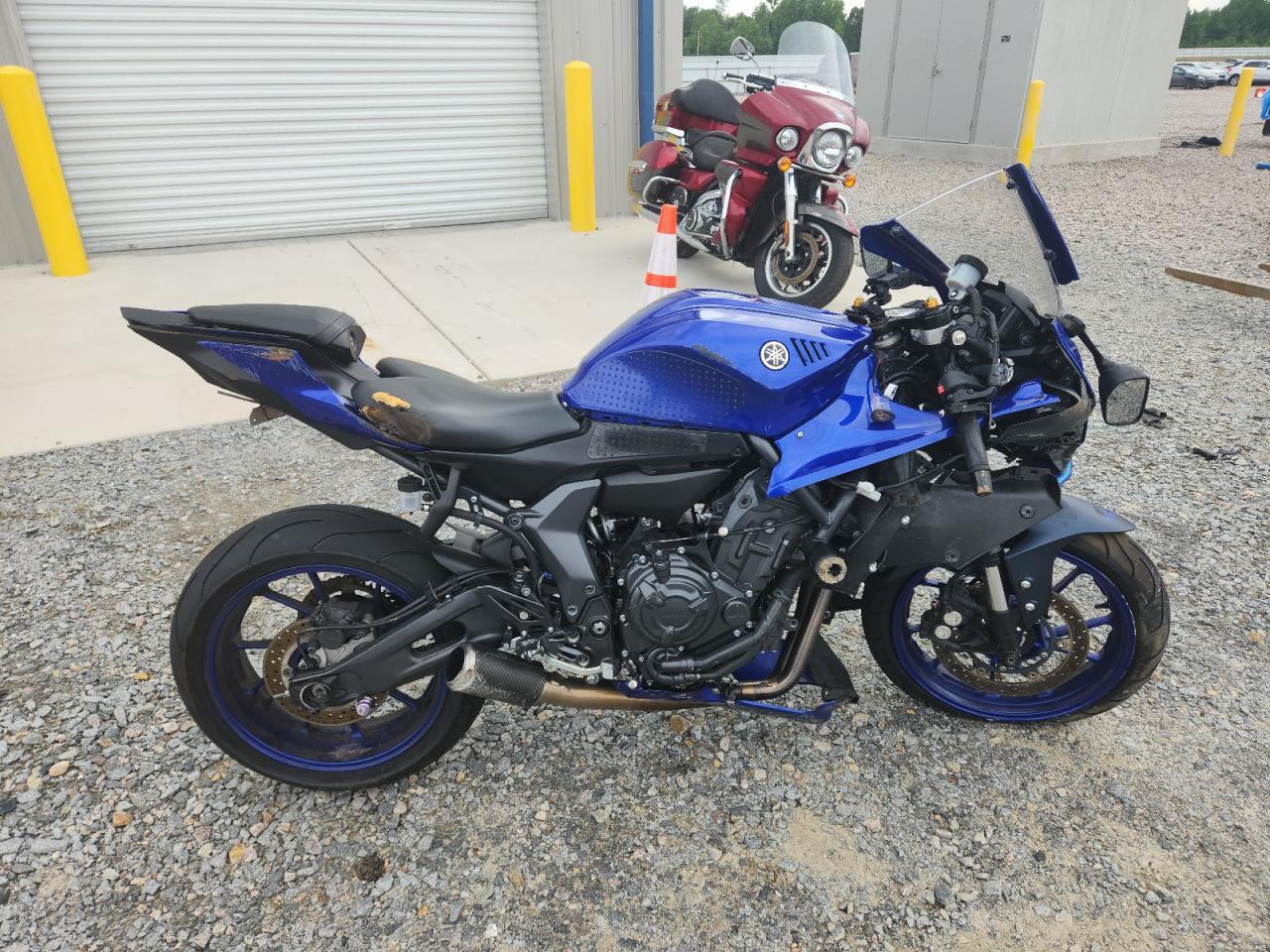 YAMAHA YZFR7 2023 — 2