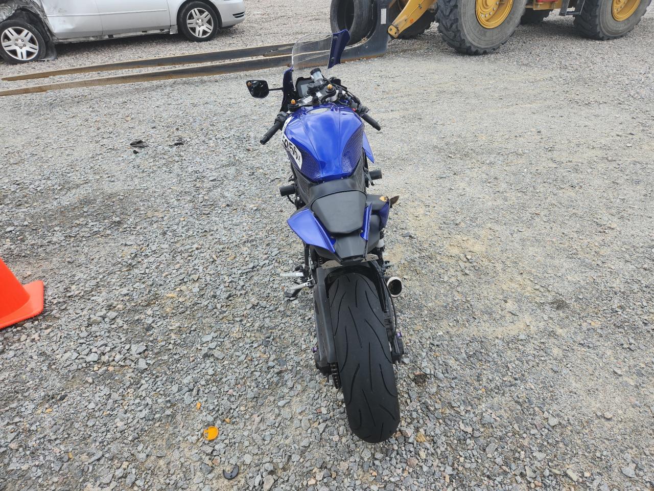 YAMAHA YZFR7 2023 — 5