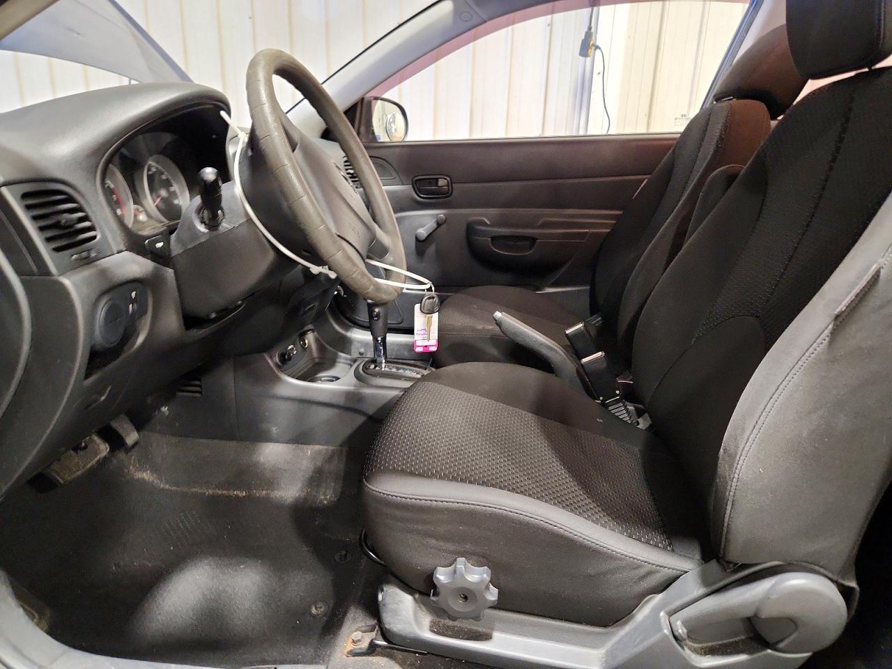 HYUNDAI ACCENT 2011 — 8