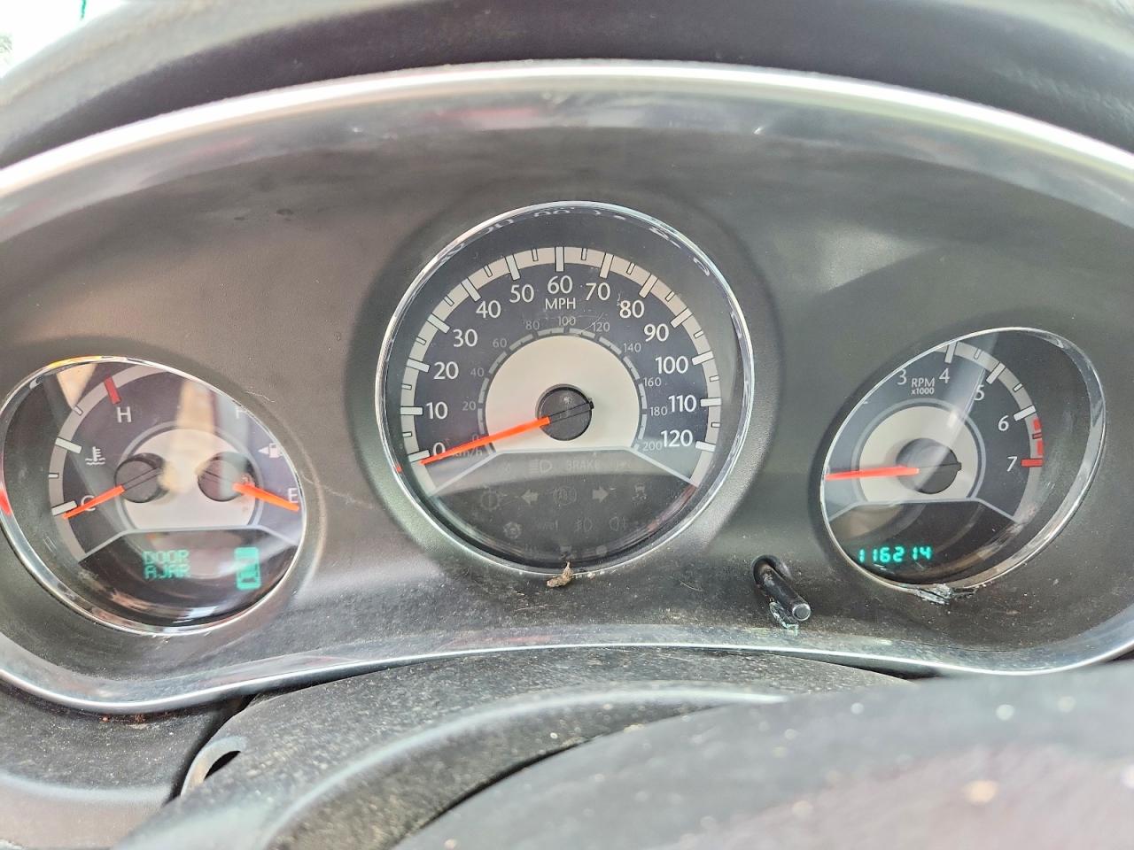 CHRYSLER 200 2013 — 10