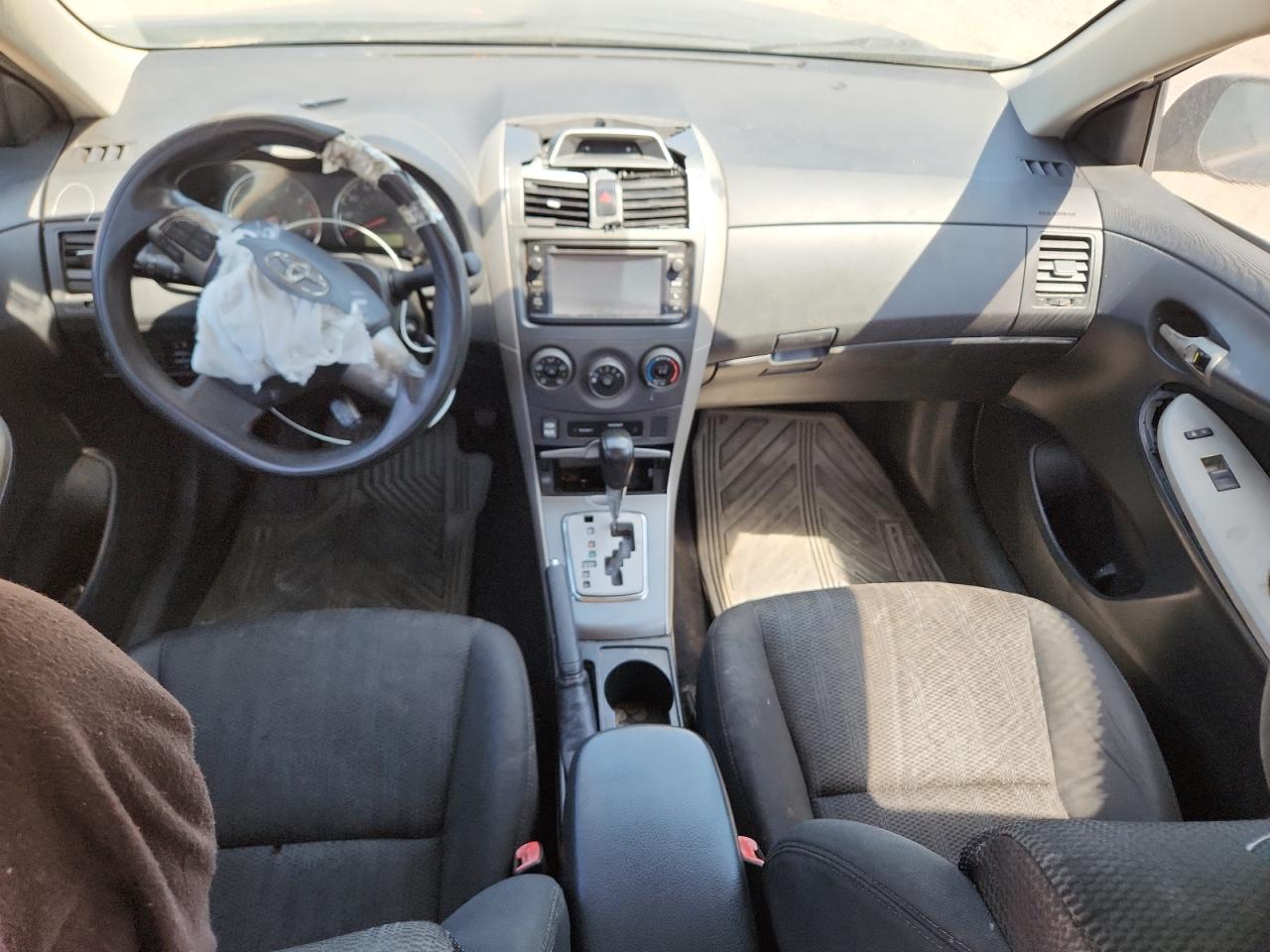 TOYOTA COROLLA 2013 — 9