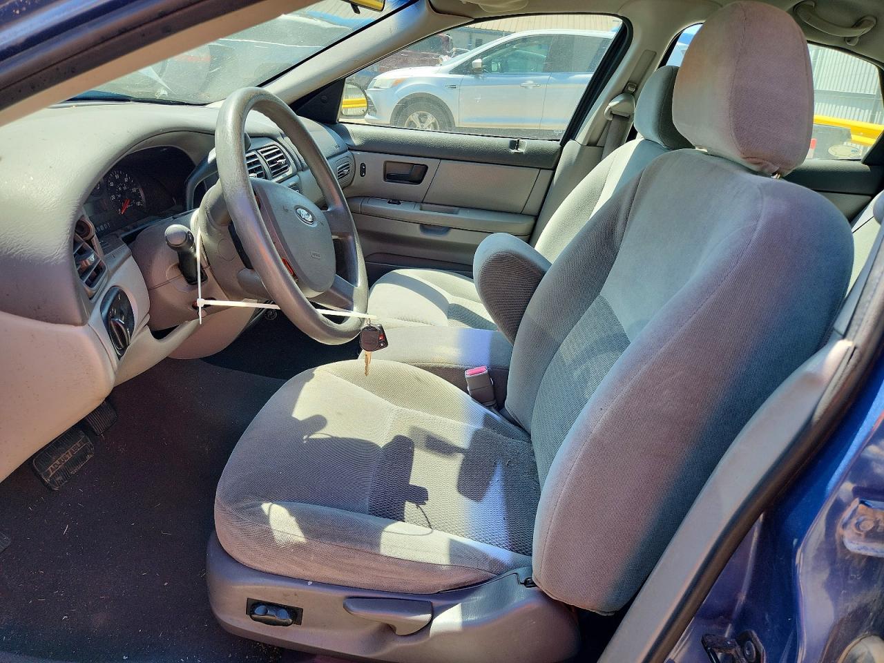 FORD TAURUS 2004 — 8