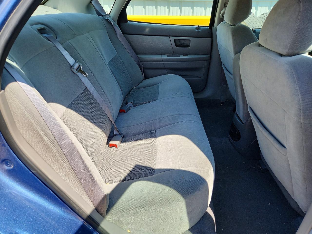 FORD TAURUS 2004 — 11