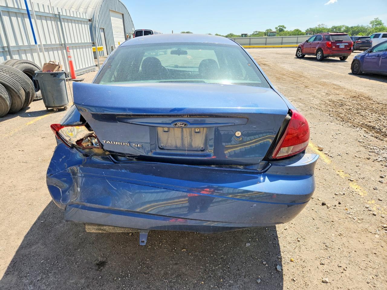 FORD TAURUS 2004 — 7