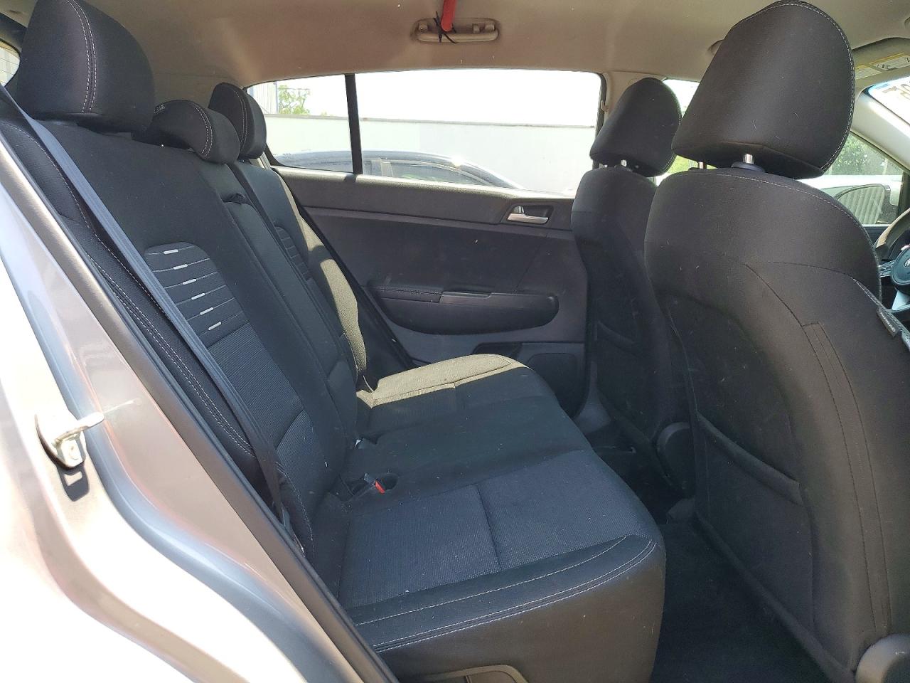 KIA SPORTAGE 2021 — 12