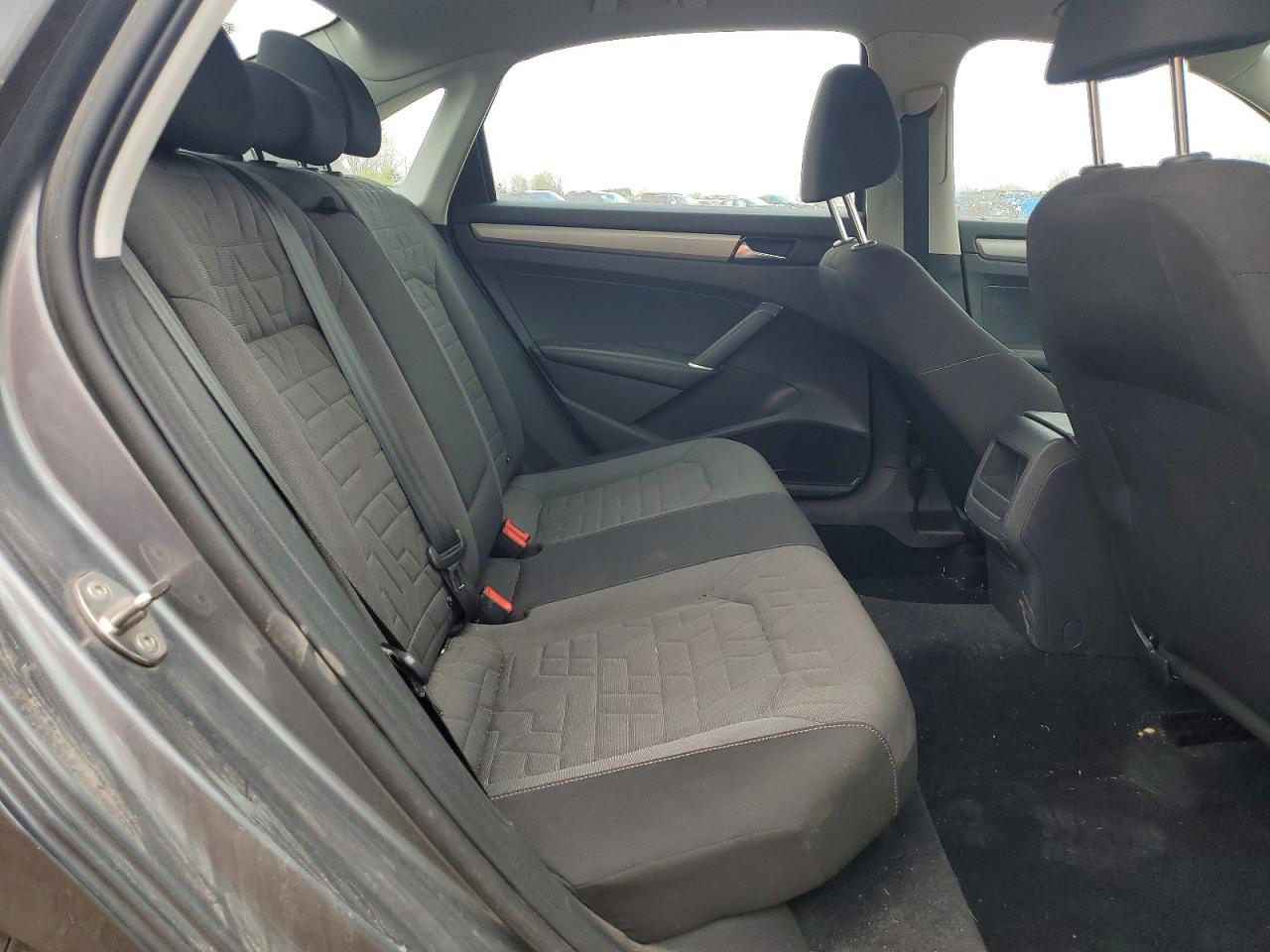 VOLKSWAGEN PASSAT 2021 — 11
