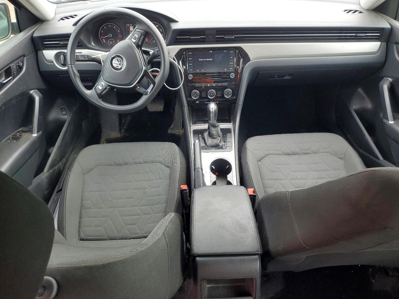 VOLKSWAGEN PASSAT 2021 — 9