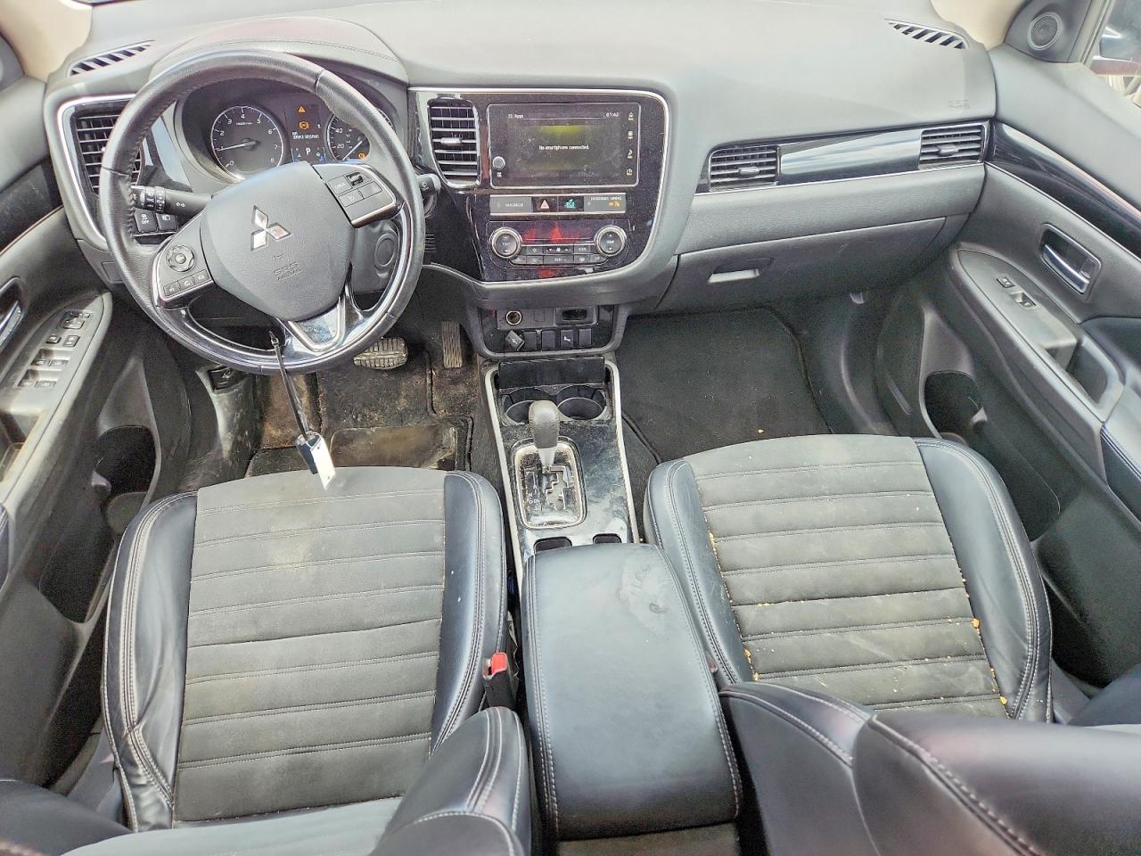 MITSUBISHI OUTLANDER 2019 — 9