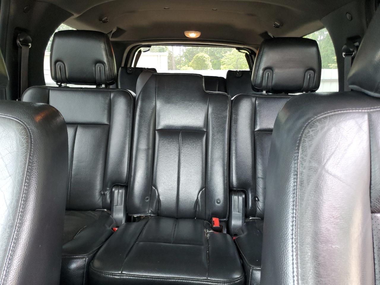 FORD EXPEDITION 2010 — 11