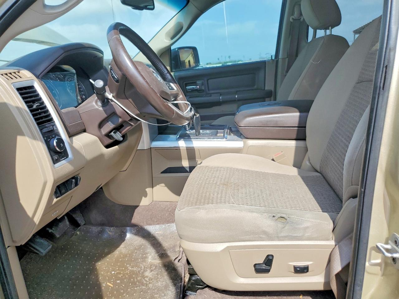 DODGE RAM 1500 2011 — 8