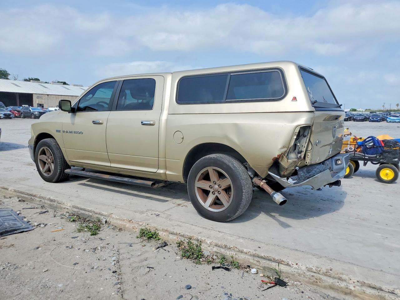 DODGE RAM 1500 2011 — 3