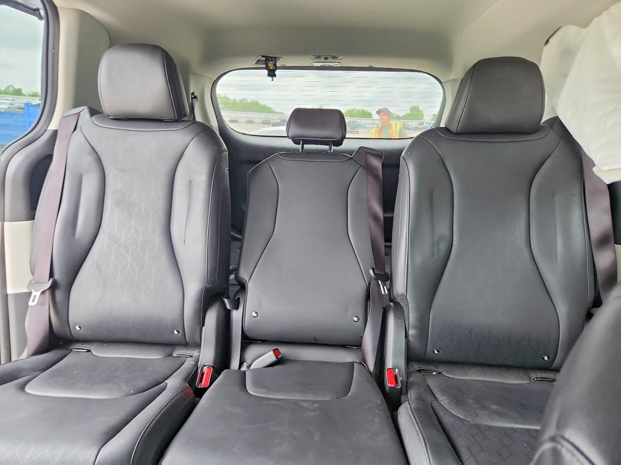 KIA CARNIVAL 2024 — 11