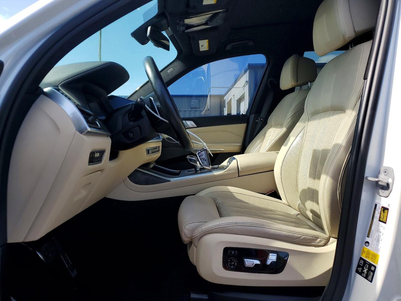 BMW X7 2021 — 8