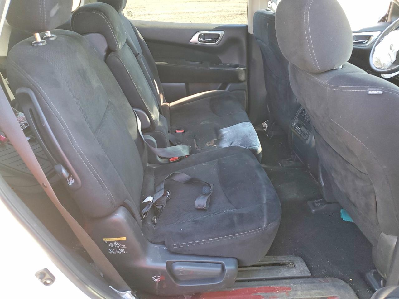NISSAN PATHFINDER 2016 — 12