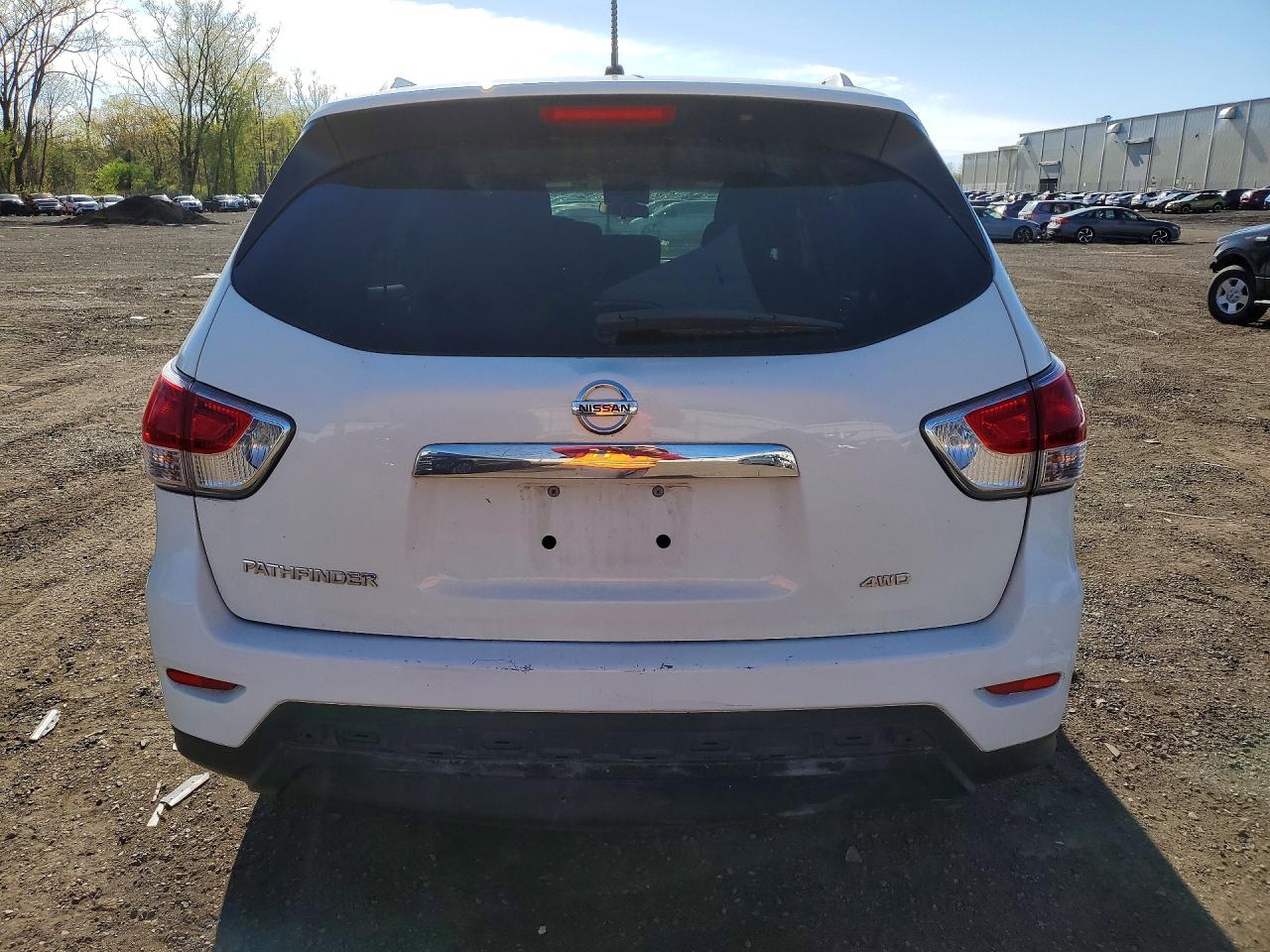 NISSAN PATHFINDER 2016 — 7
