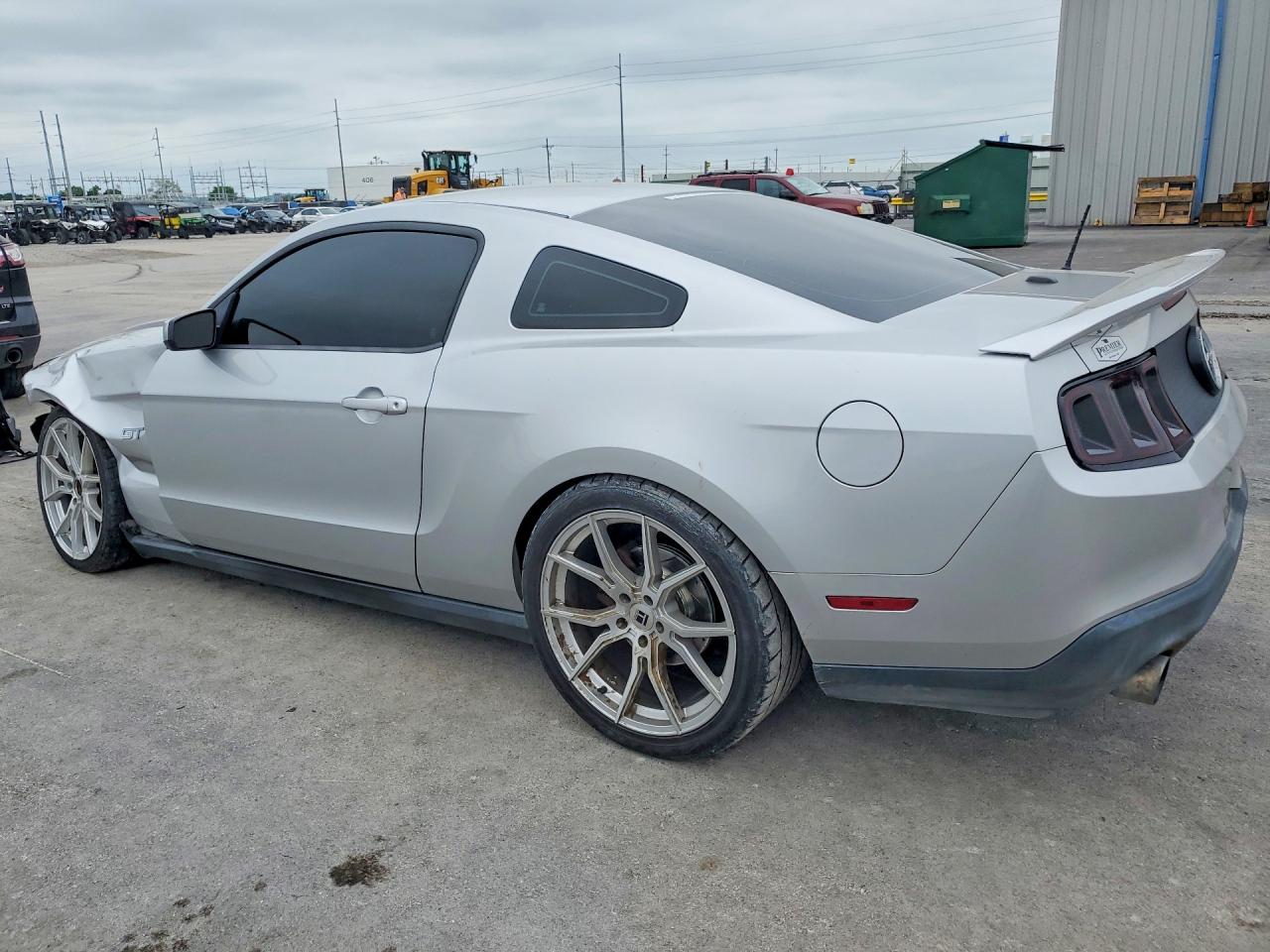 FORD MUSTANG 2010 — 3