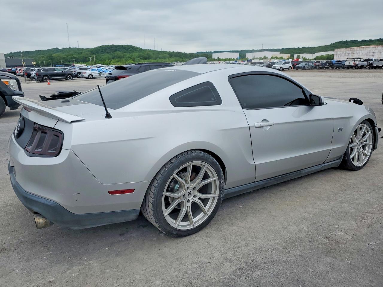 FORD MUSTANG 2010 — 4