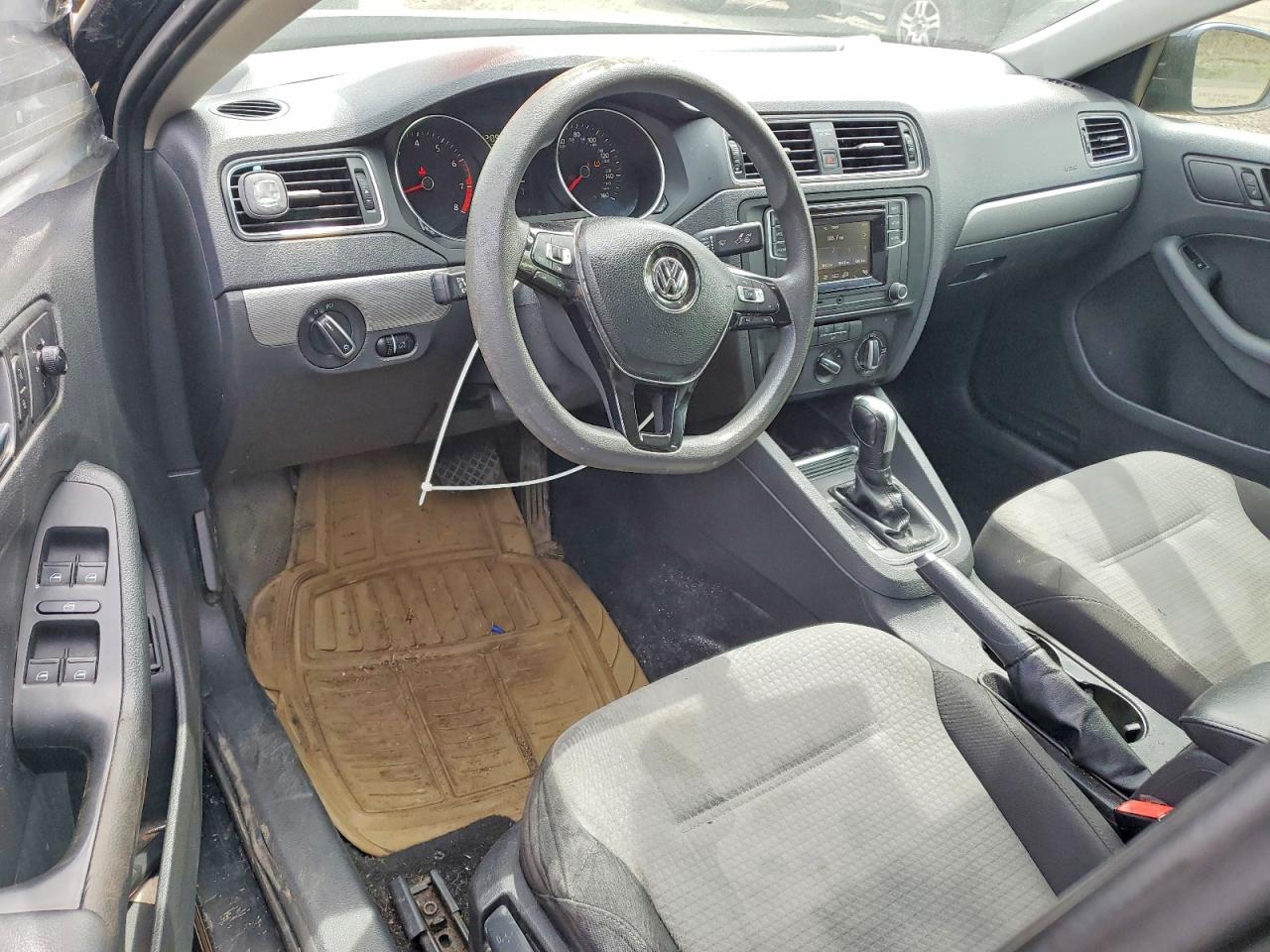 VOLKSWAGEN JETTA 2018 — 9