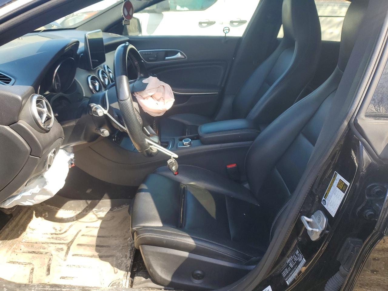 MERCEDES-BENZ CLA 2016 — 8