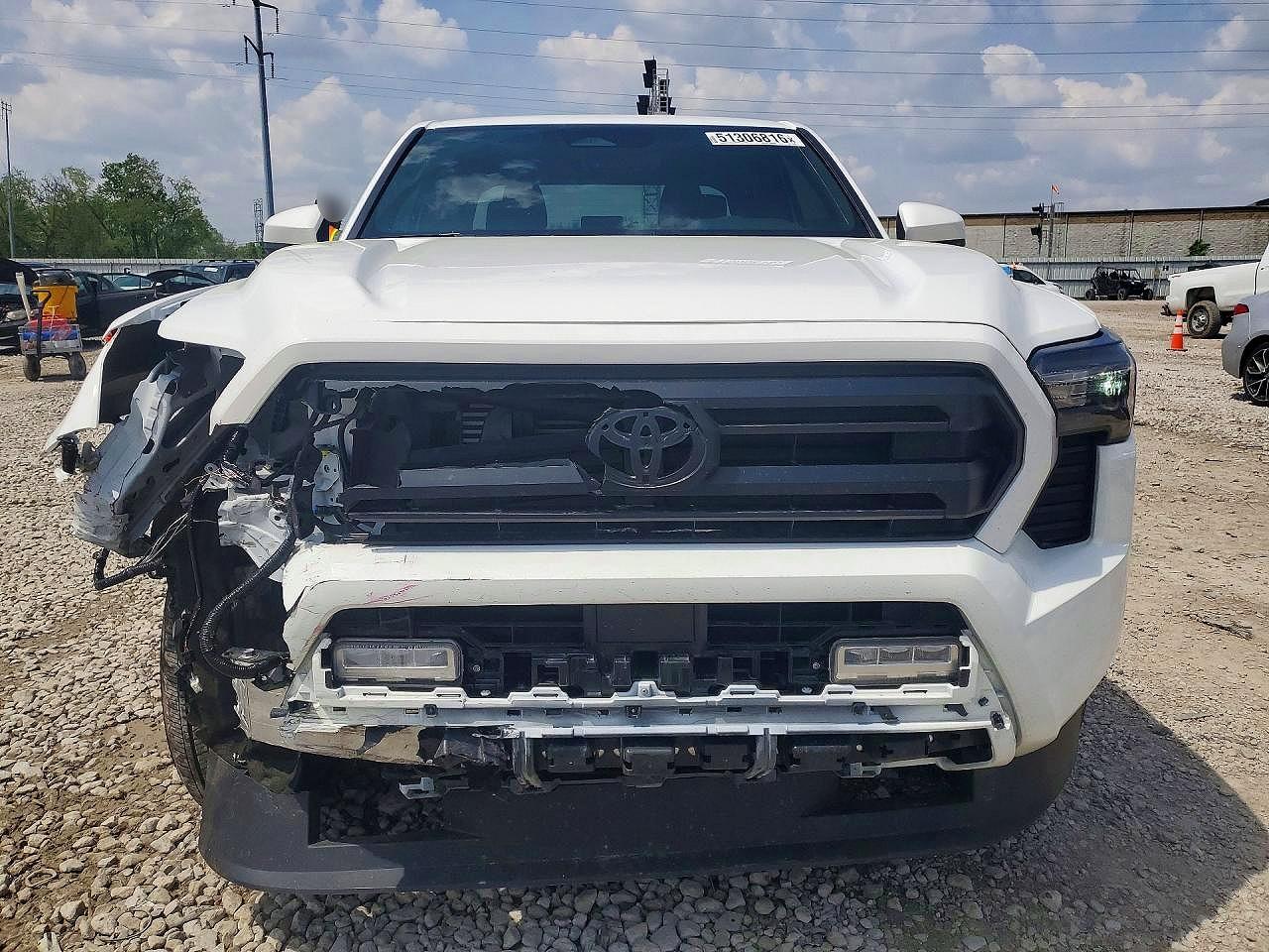 TOYOTA TACOMA 2025 — 6