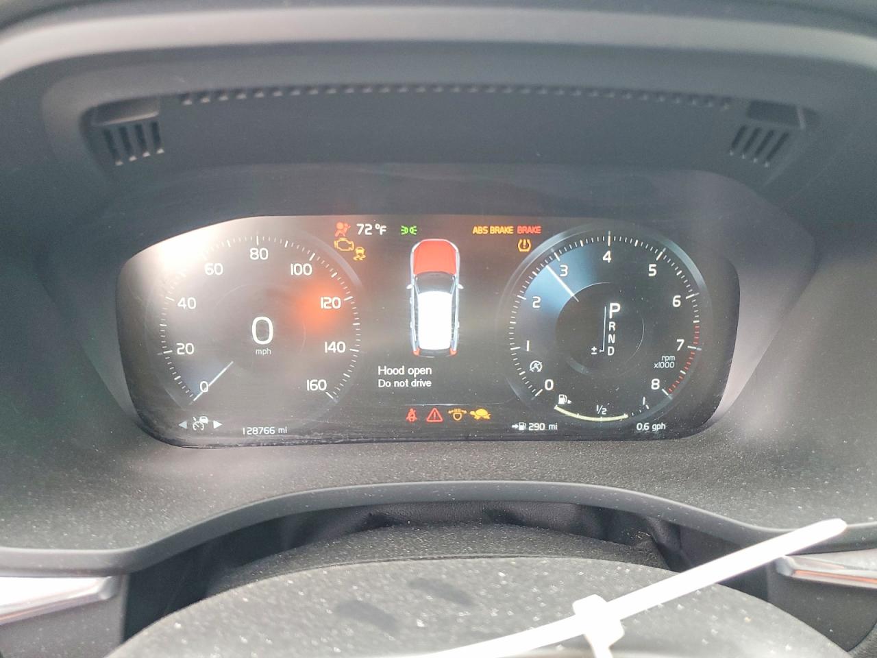VOLVO XC60 2018 — 10