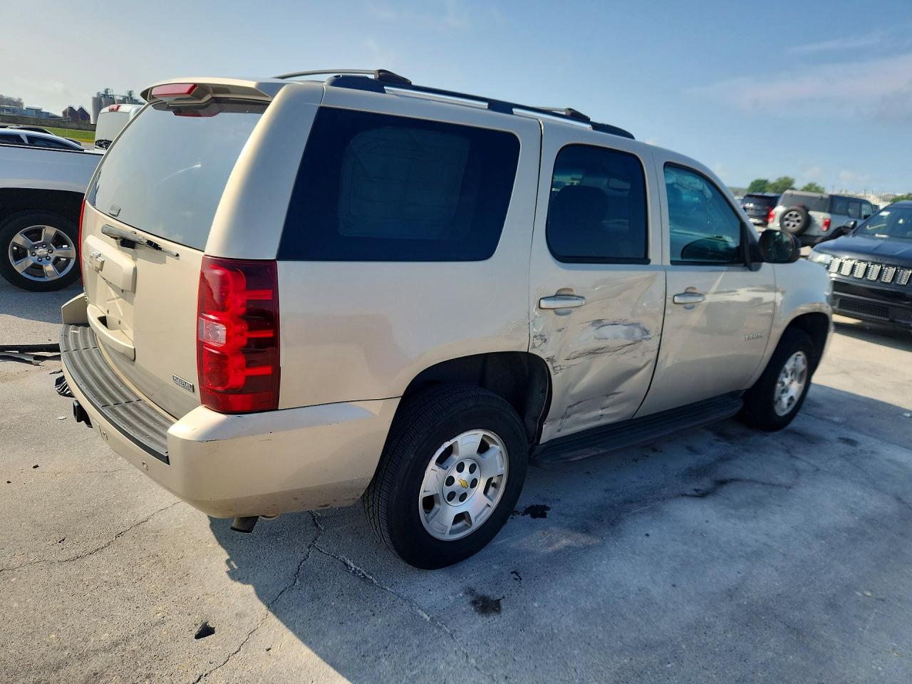 CHEVROLET TAHOE 2011 — 4