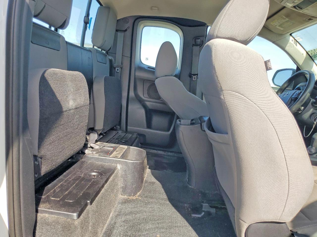TOYOTA TACOMA 2018 — 11