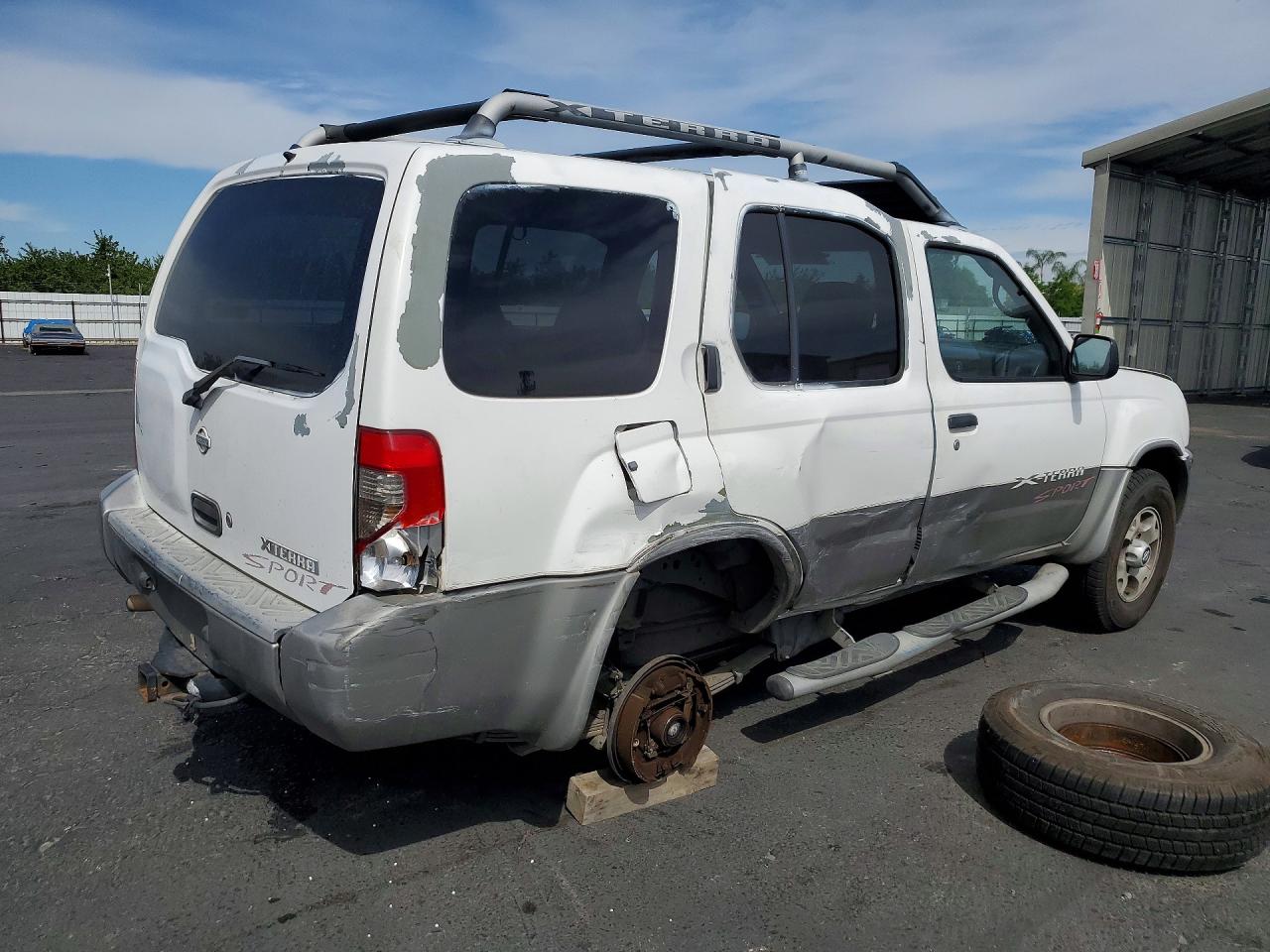 NISSAN XTERRA 2000 — 4