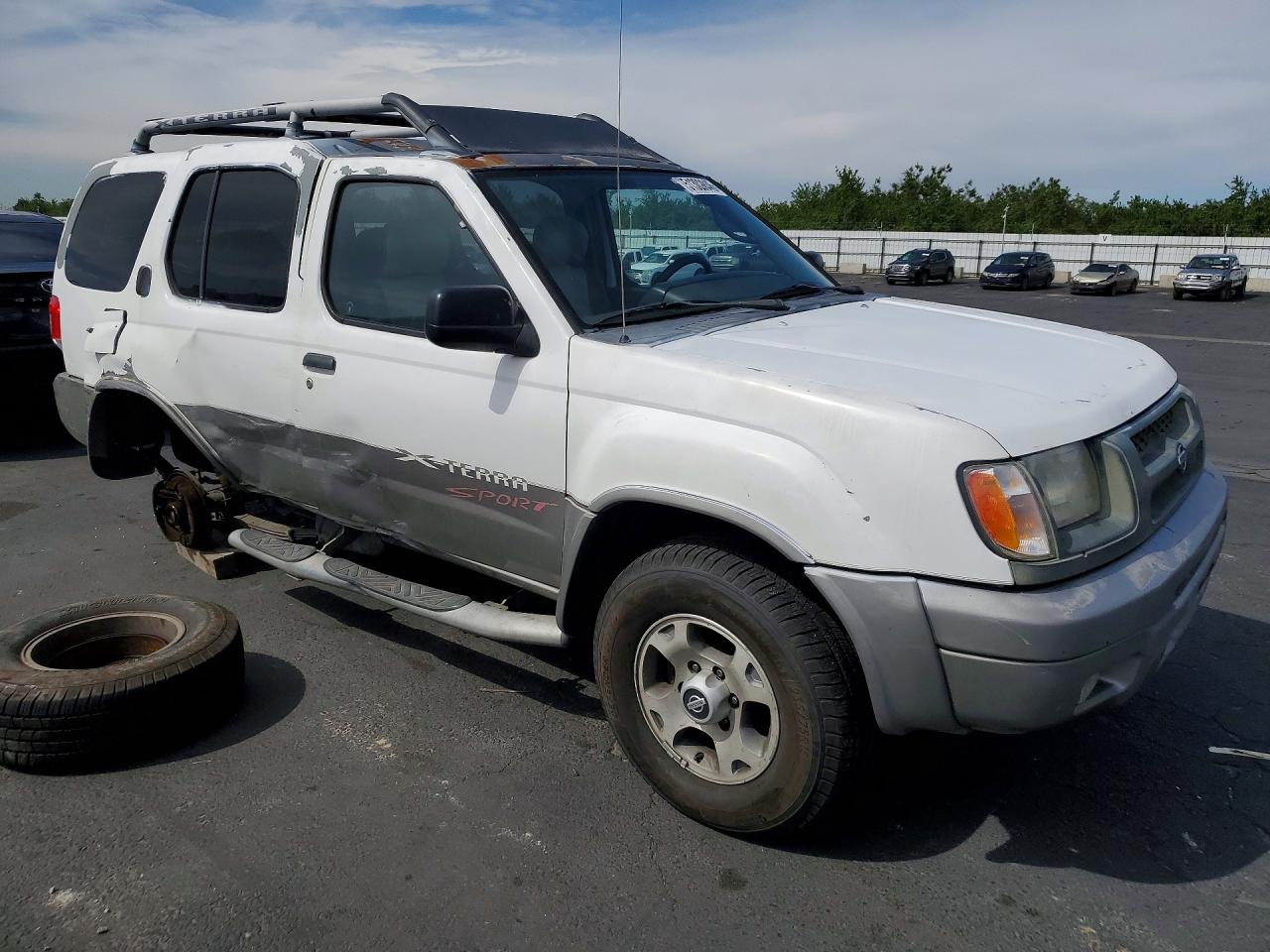 NISSAN XTERRA 2000 — 5