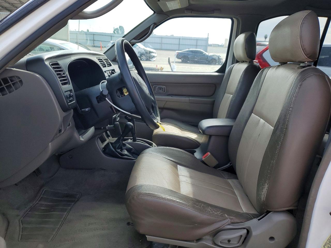 NISSAN XTERRA 2000 — 8