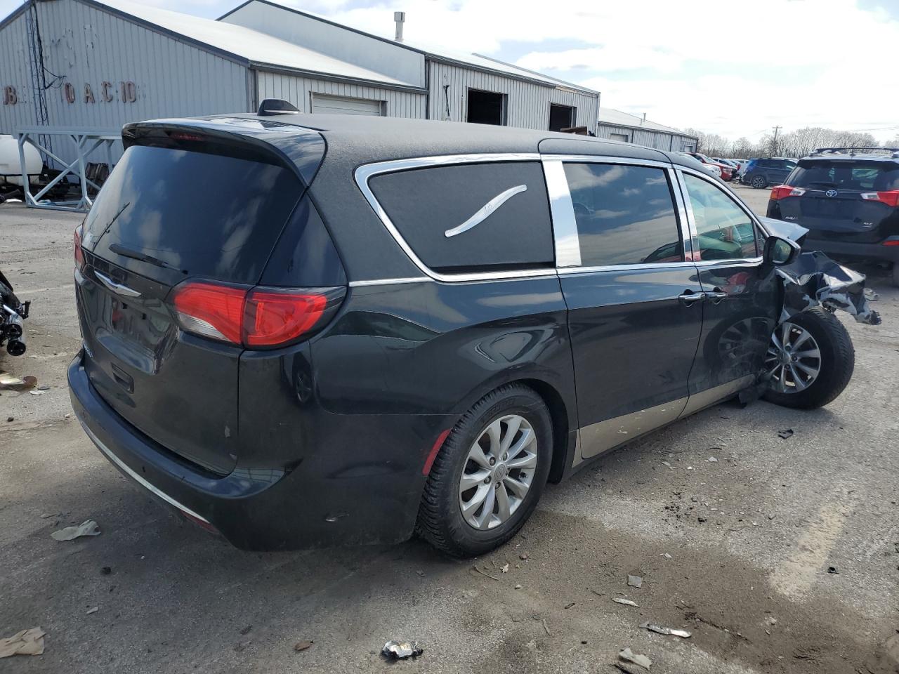 CHRYSLER PACIFICA 2019 — 4