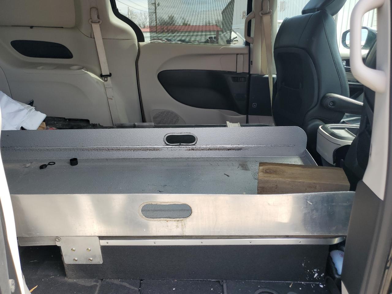 CHRYSLER PACIFICA 2019 — 12