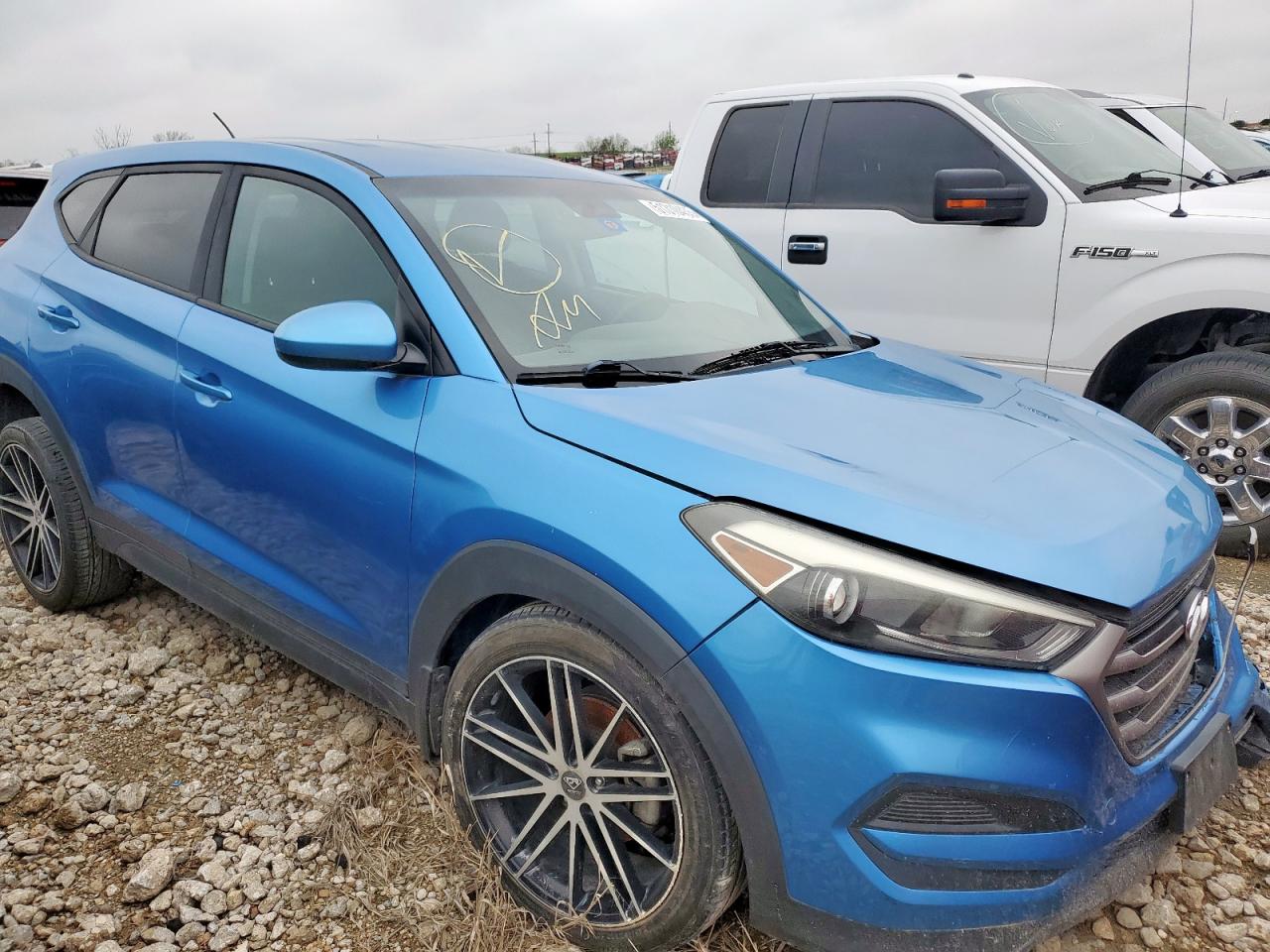 2016 HYUNDAI TUCSON SE