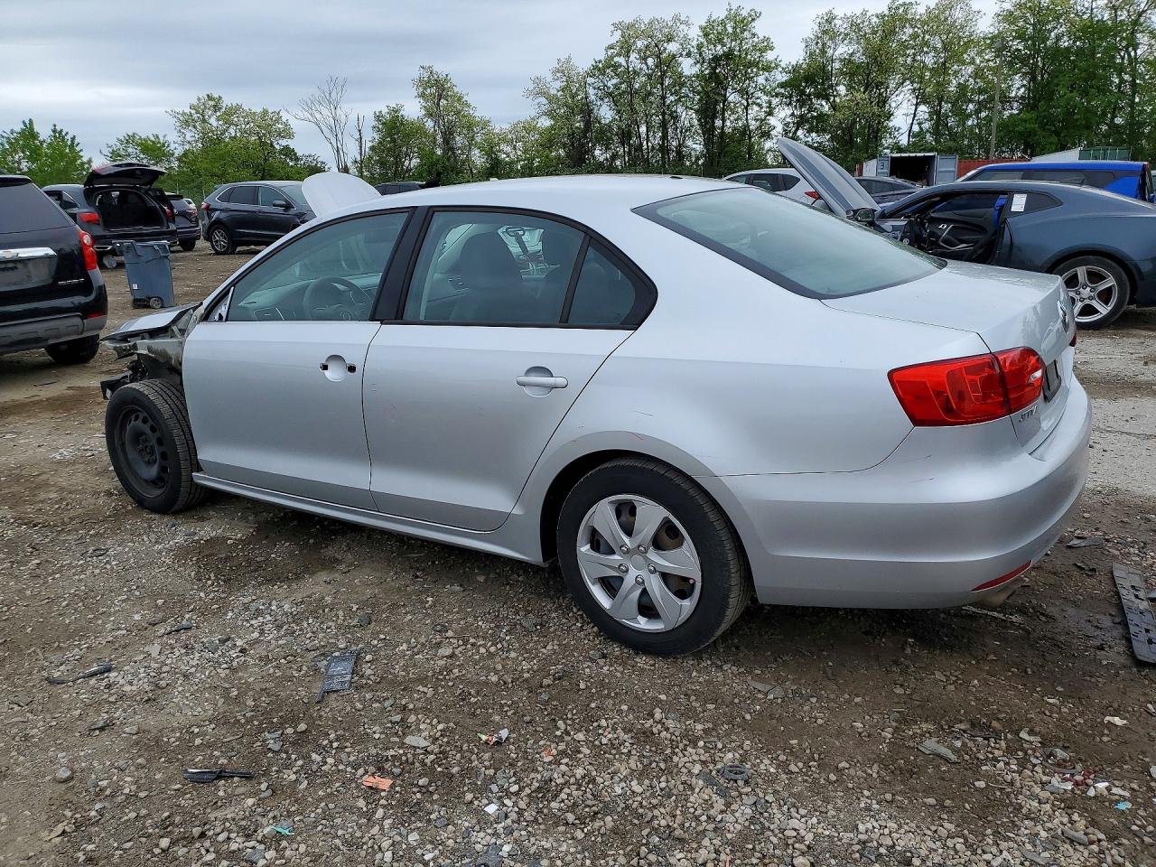 VOLKSWAGEN JETTA 2012 — 3