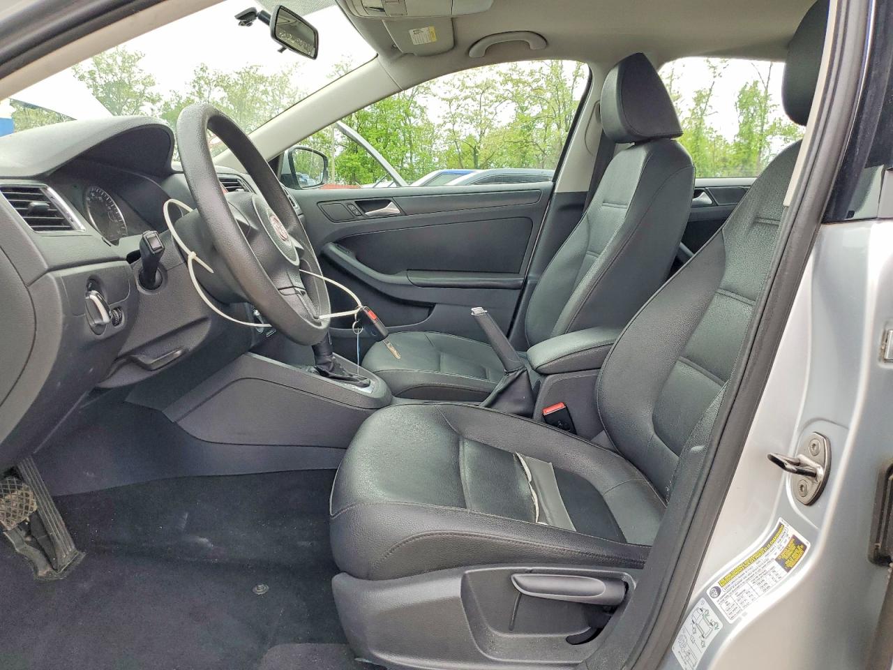 VOLKSWAGEN JETTA 2012 — 8