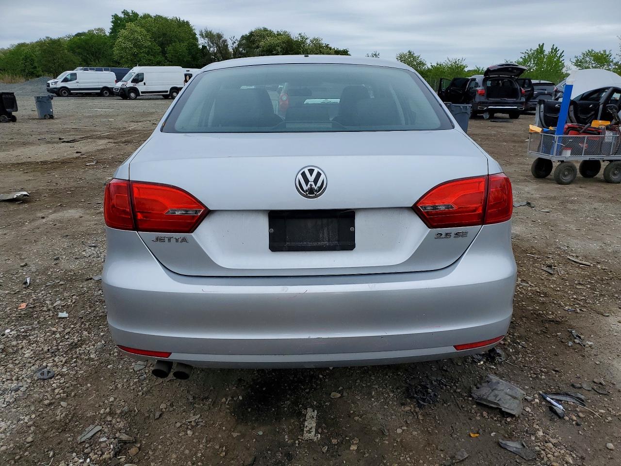VOLKSWAGEN JETTA 2012 — 7