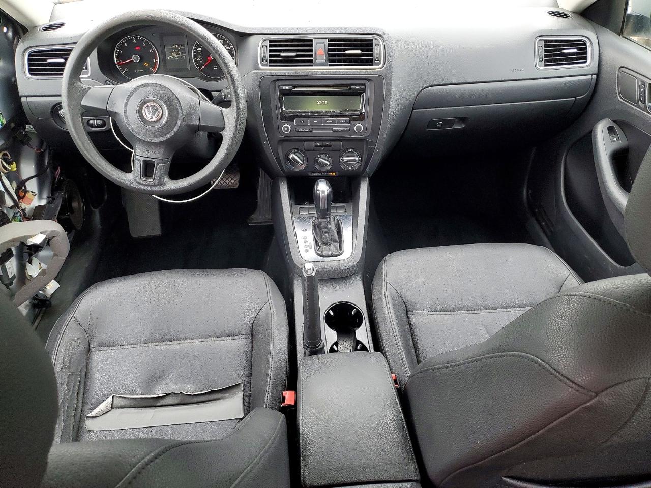 VOLKSWAGEN JETTA 2012 — 9