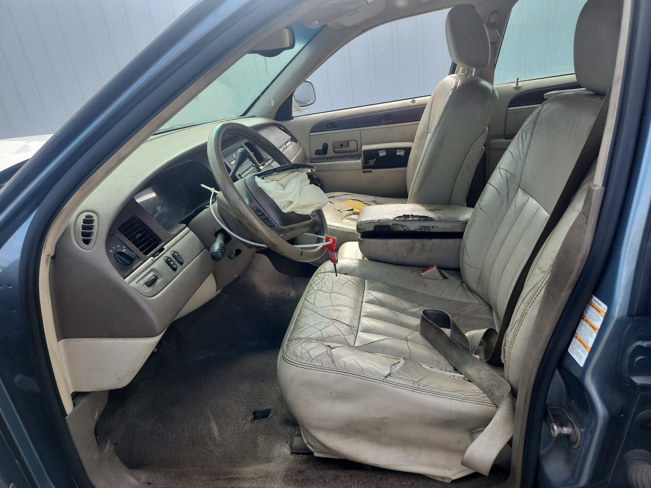 LINCOLN TOWN CAR 2004 — 8