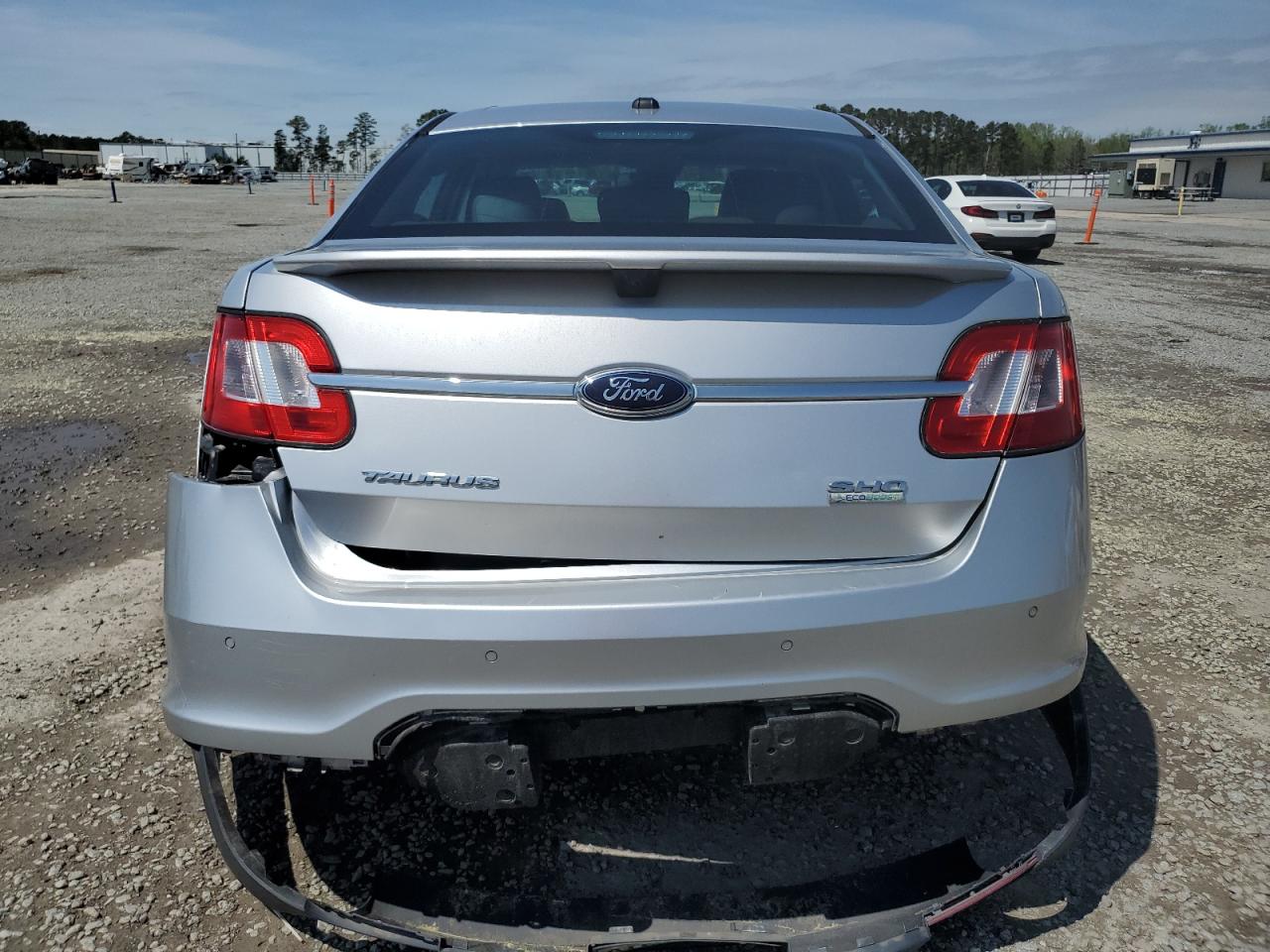 FORD TAURUS 2011 — 7